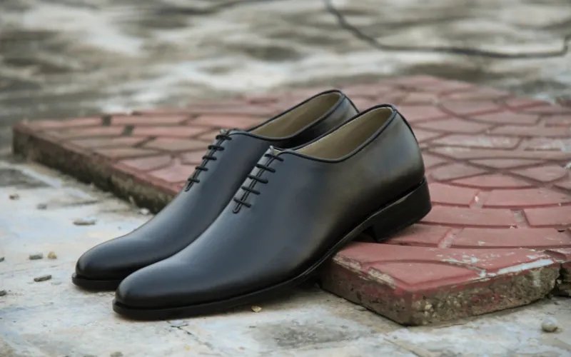 Black Wholecut Leather Shoes – Round Toe Premium – WM100