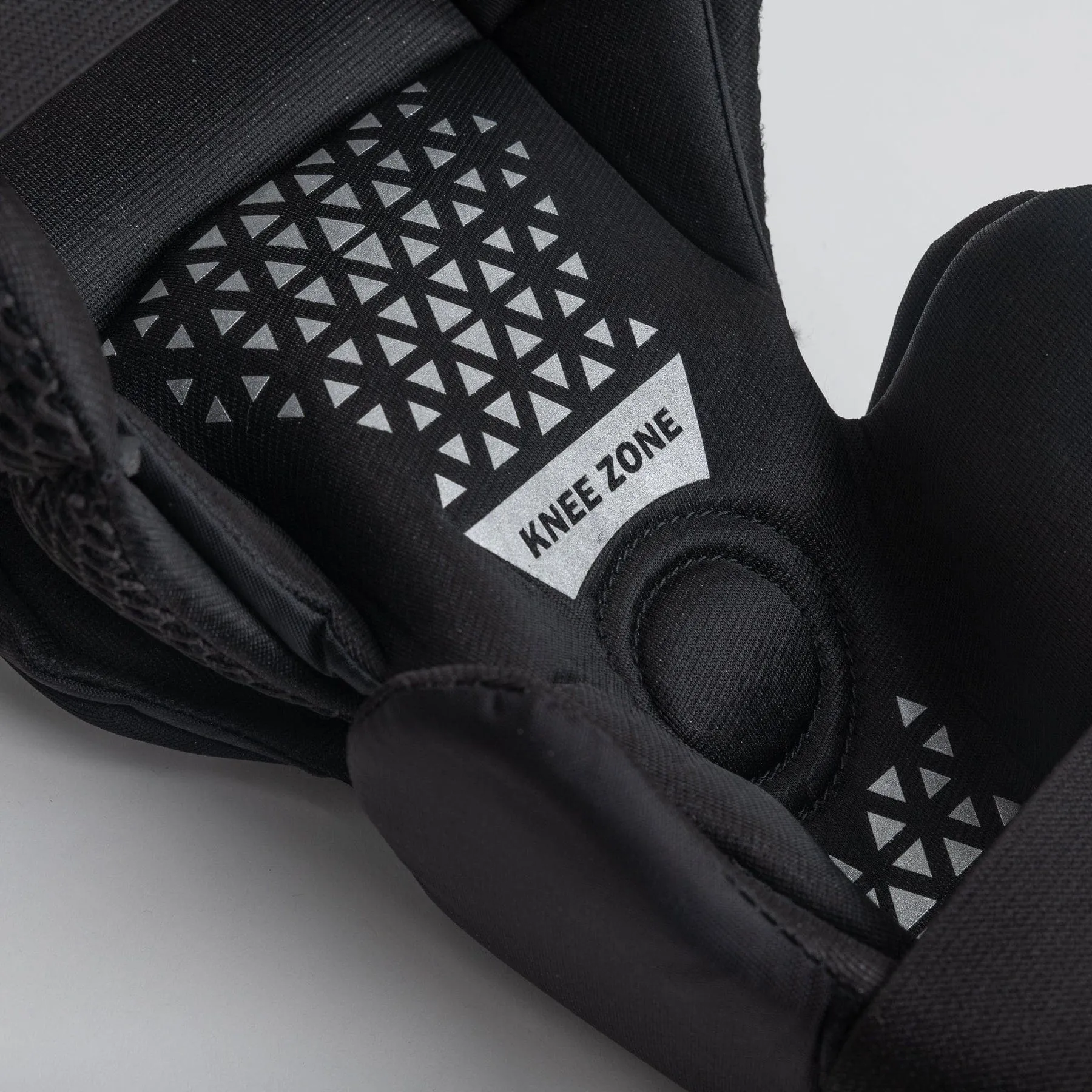 CCM Axis F5 Intermediate Knee Pads