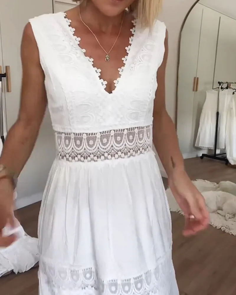 Clarisa - V-neck Dress