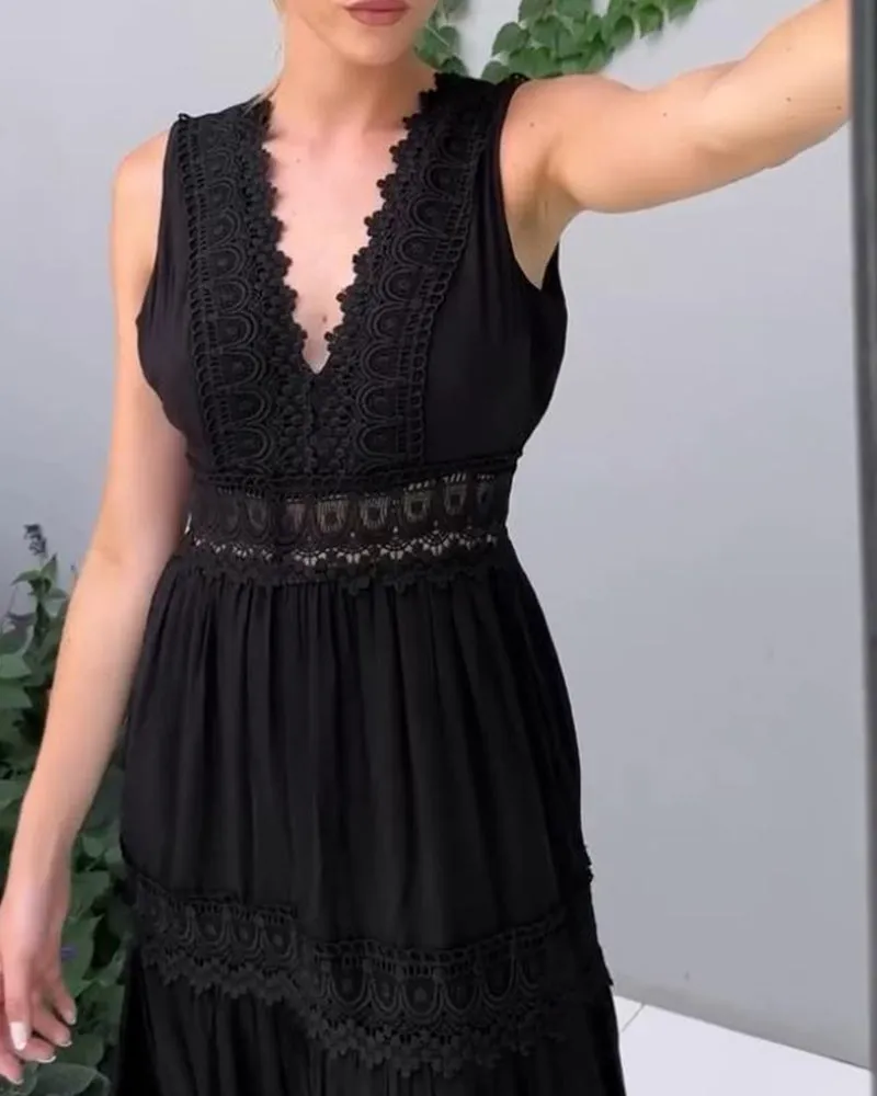 Clarisa - V-neck Dress