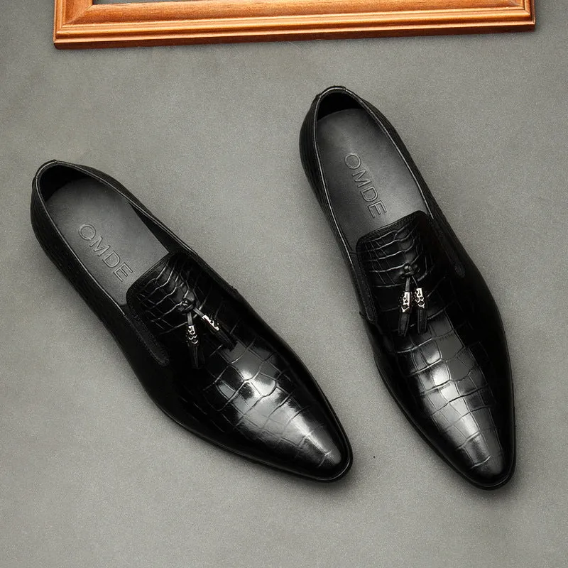Upgrade your formal business look with these genuine leather pointed-toe dress shoes for men.