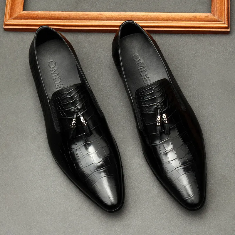 Upgrade your formal business look with these genuine leather pointed-toe dress shoes for men.