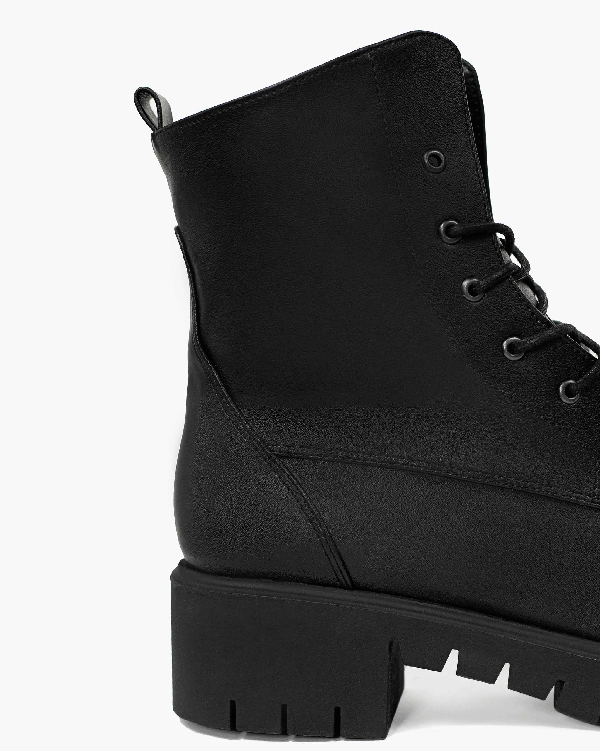 Workers No. 3 Boots made of Vegea® grape leather.